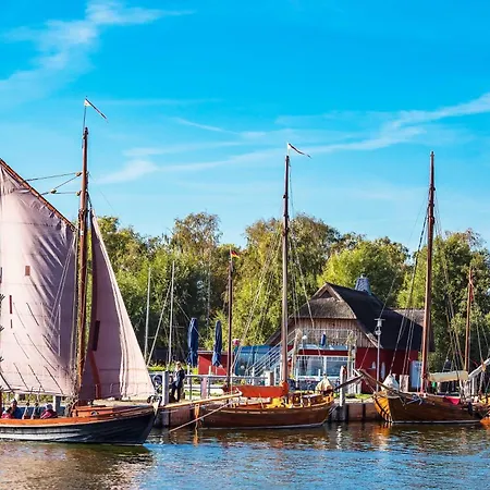 Appartement Ostseeperle - 5-sterne-ferienwohnung Fuer Den Perfekten Wellnessurlaub Mit Blick Auf Den Bodden